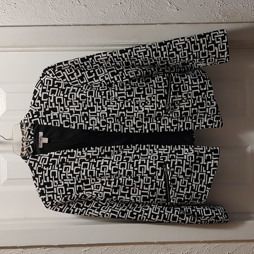 Crop suit jacket with long sleeves 1x